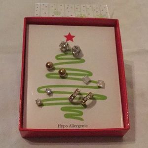 🌷NWT Gorgeous Set of 5 Sets Assorted Earrings 🌷